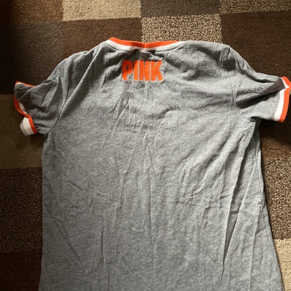 Detroit Tigers PINK Shirt - Picture 2 of 2